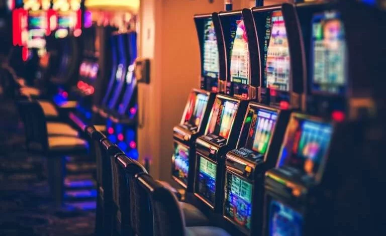 Why Select Online Slot over other Gambling Alternatives? 